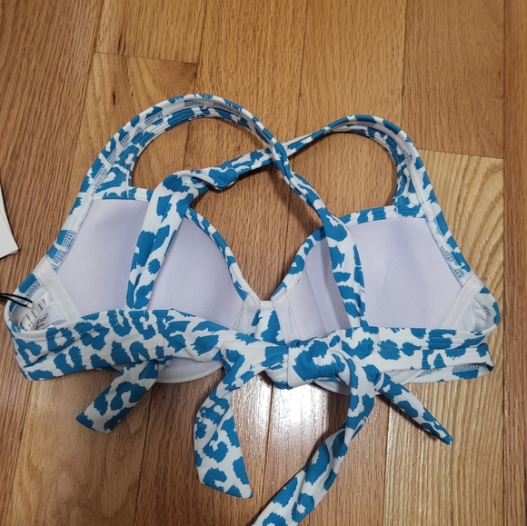 P1. NWT CALVIN KLEIN PRINTED UNDERWIRE BIKINI TOP SIZE XS - Picture 5 of 6